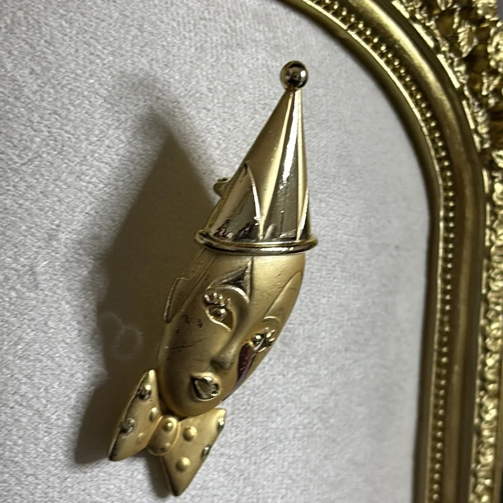 Crying Harlequin Pierrot Clown Mask Brooch Pin Goldtone Vintage 1980s